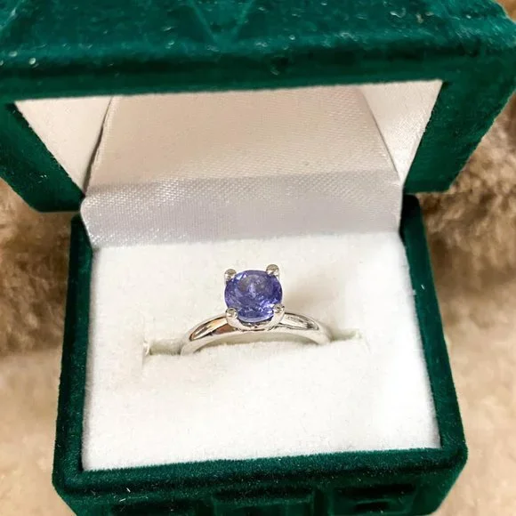 DIAMOND RING - Engagement, Promise Ring - Picture 1 of 1